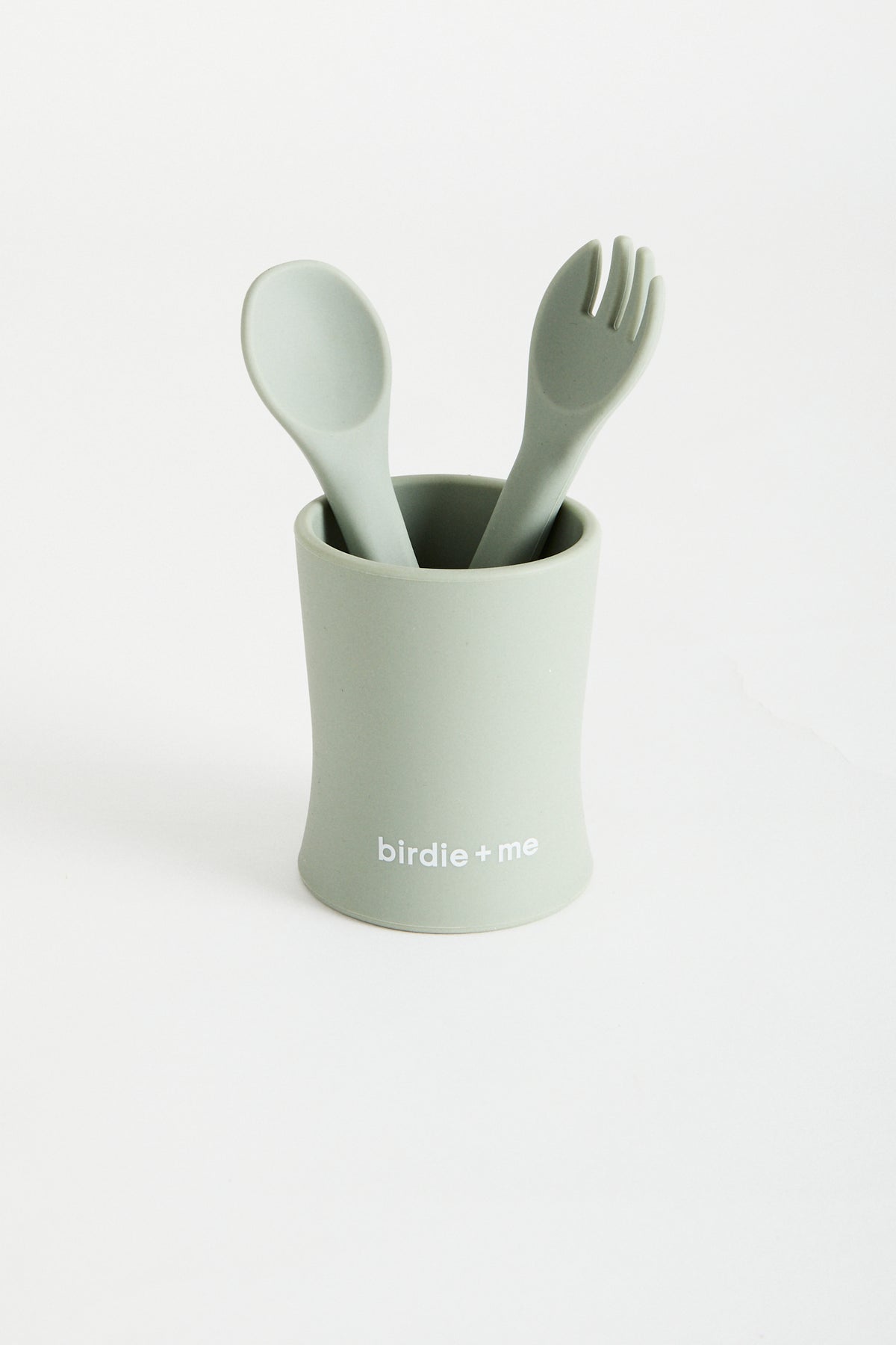 Silicone cup in Teal, birdie + me logo along bottom. Teamed with silicone cutlery in Teal.