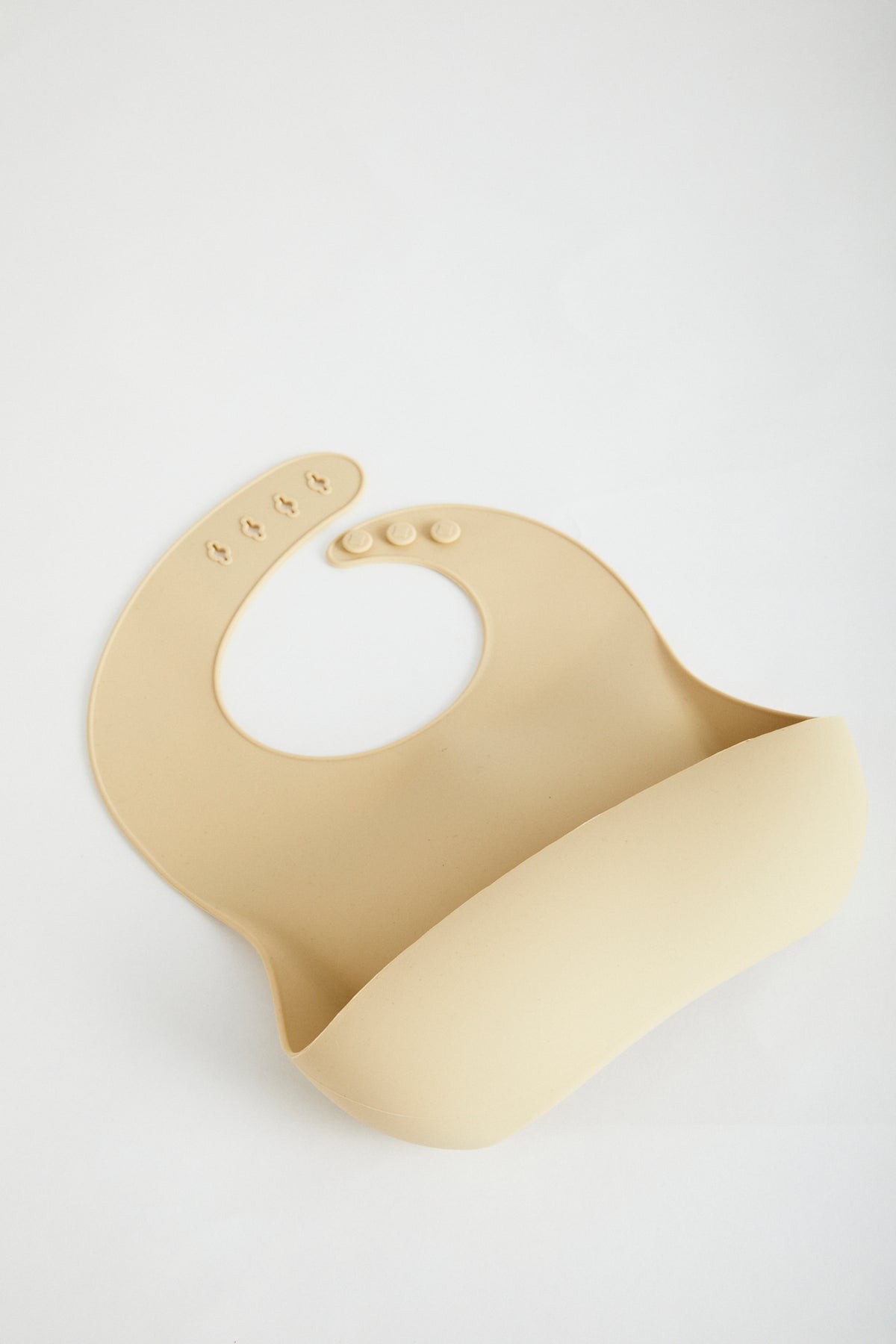 Silicone Bib in Honey.